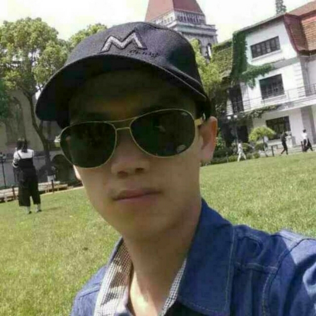 龙小华的第一张照片--淄博相亲服务中心