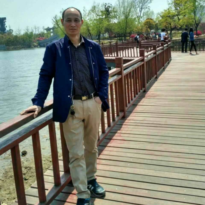 大随帅哥的第一张照片--淄博相亲服务中心