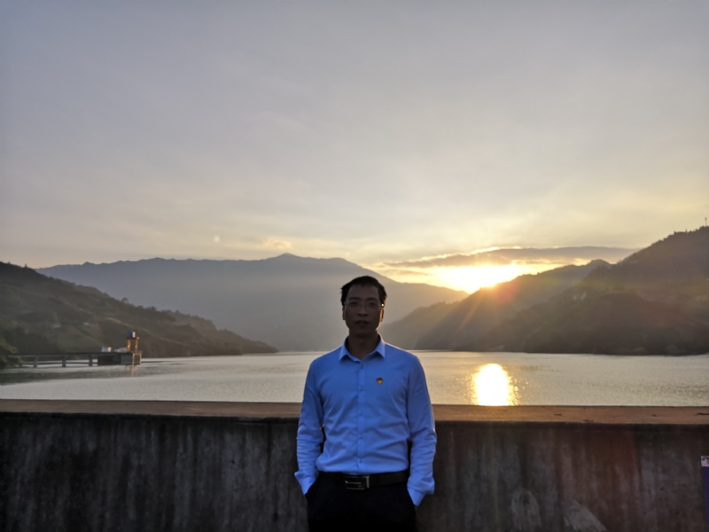庸人自扰的第一张照片--淄博相亲服务中心