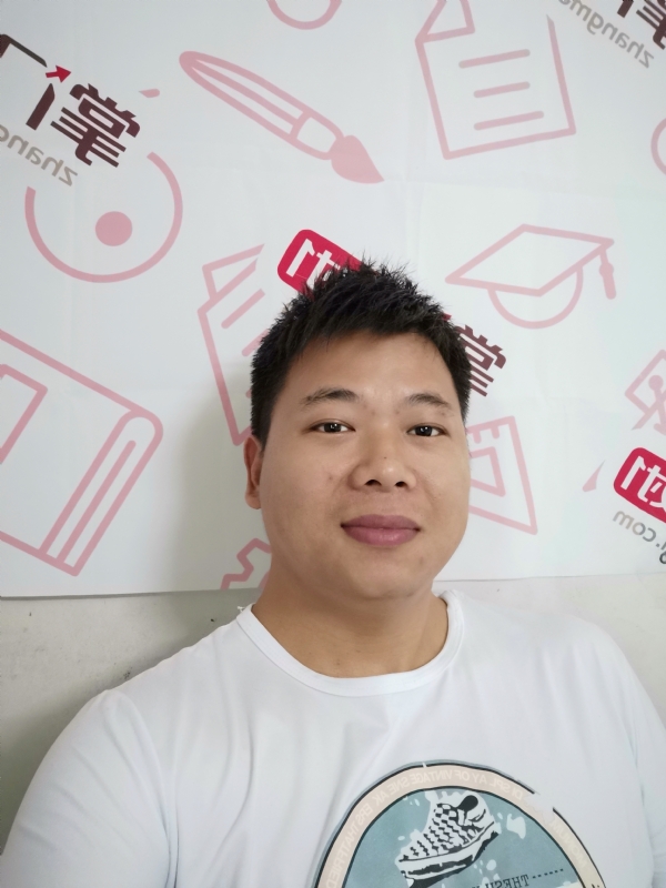 轻静地行走着的第一张照片--淄博相亲服务中心