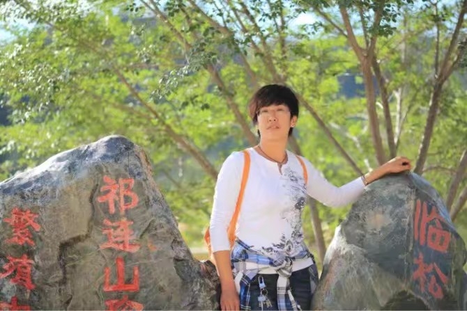 弱水河边青春草的第一张照片--淄博相亲服务中心