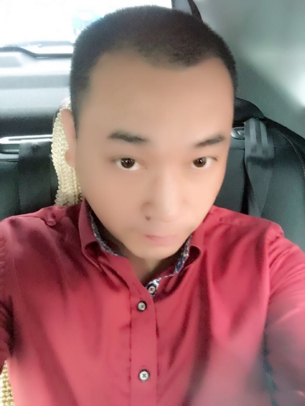 在一个路口等的第一张照片--淄博相亲服务中心