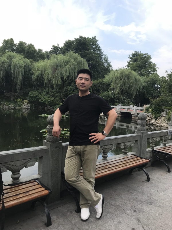 未来可期的第一张照片--淄博相亲服务中心