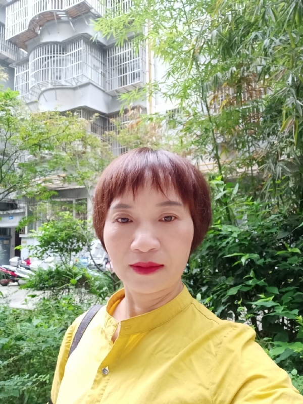 小瓶子的第二张照片--淄博相亲服务中心