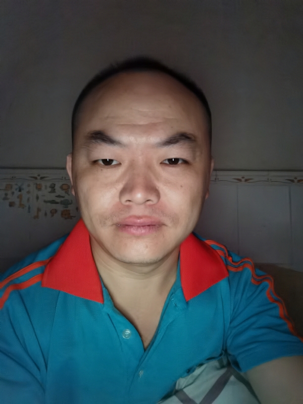 与子携老的第三张照片--淄博相亲服务中心