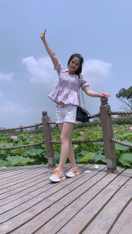 秋水伊人的第一张照片--淄博相亲服务中心