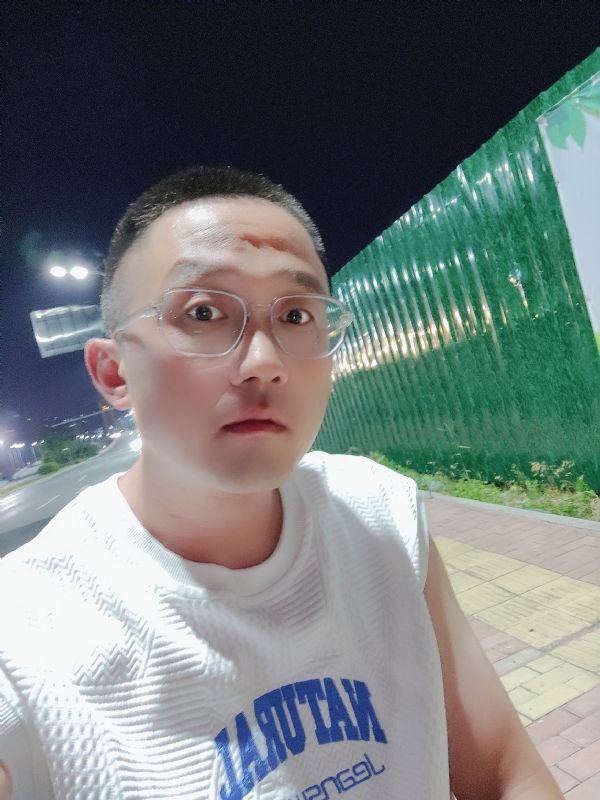 清风烈酒的第一张照片--淄博相亲服务中心