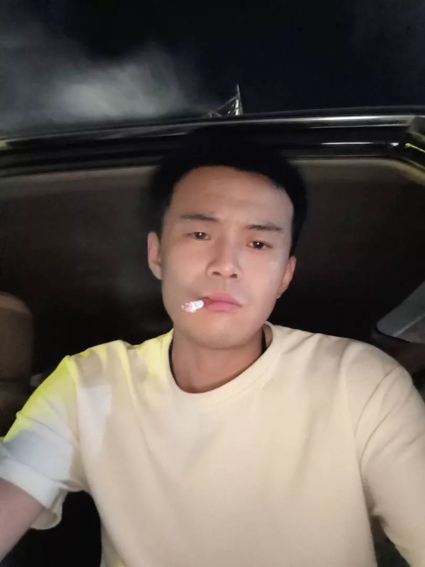 爱睡觉的土拨鼠的第一张照片--淄博相亲服务中心