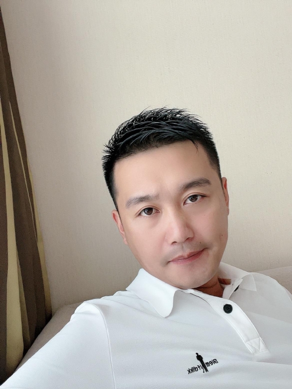 笑望人非的第一张照片--淄博相亲服务中心