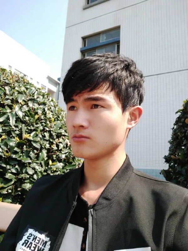 阳光男孩的第四张照片--淄博相亲服务中心