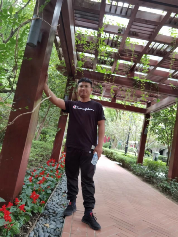 会飞的鱼的第一张照片--淄博相亲服务中心