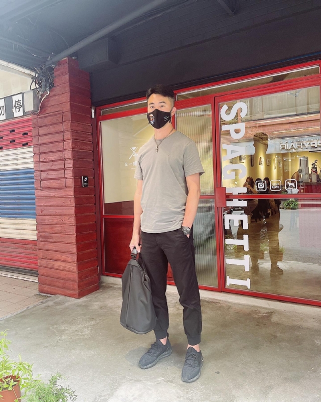 酒商安迪的第一张照片--淄博相亲服务中心
