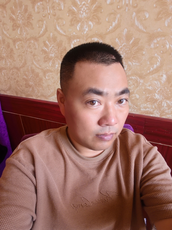 擦亮眼睛向前看的第一张照片--淄博相亲服务中心