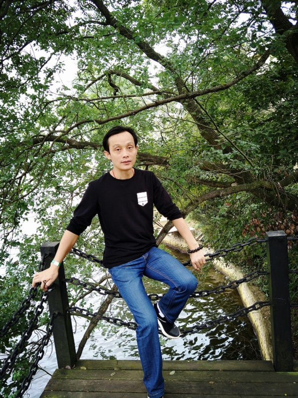 易进的第一张照片--淄博相亲服务中心