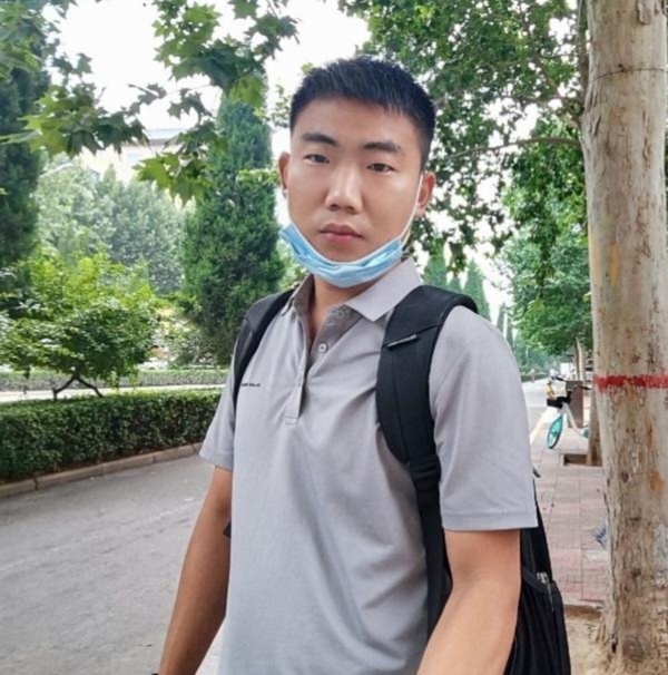 90年男征婚的第一张照片--淄博相亲服务中心