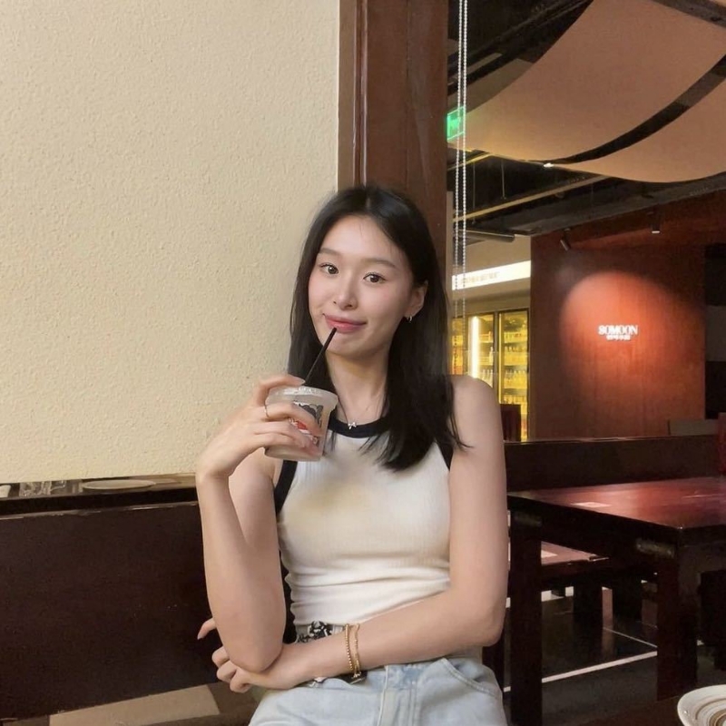 羽毛的第一张照片--淄博相亲服务中心
