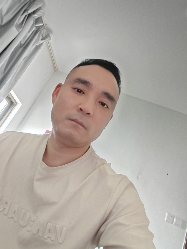 小锋的第一张照片--淄博相亲服务中心